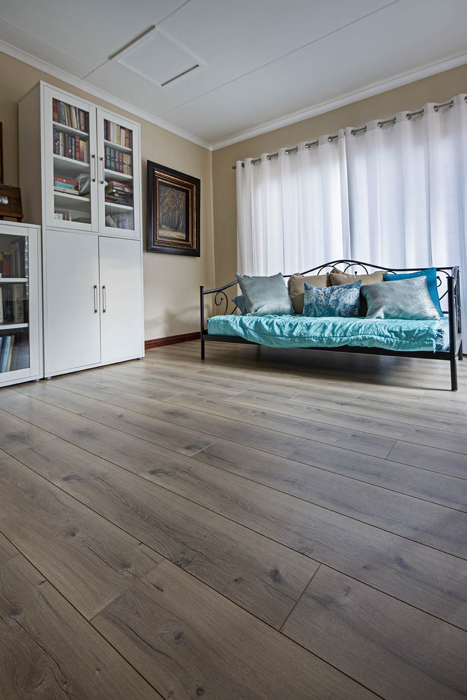 Ilgaz laminate residential installation