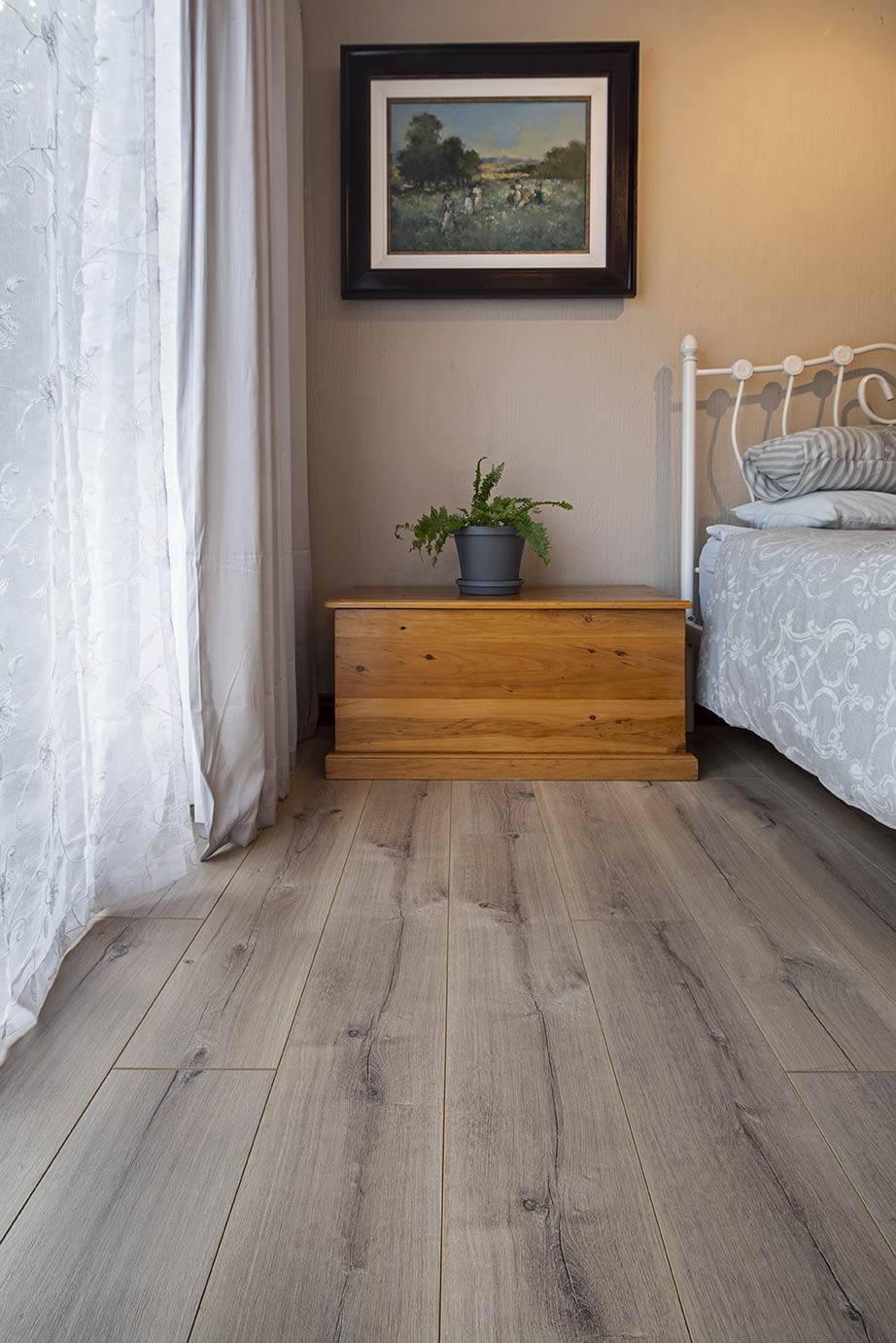 Ilgaz laminate residential installation