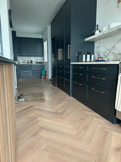 Herringbone Sun bleached oak – 1 Strip - Image 2