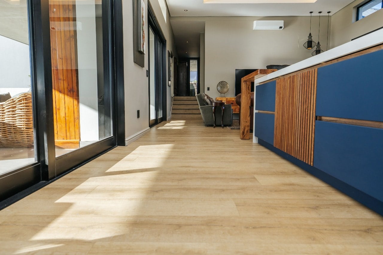 Black Forest Plus - Oakwood Villa - Laminate Flooring - FINfloor 20