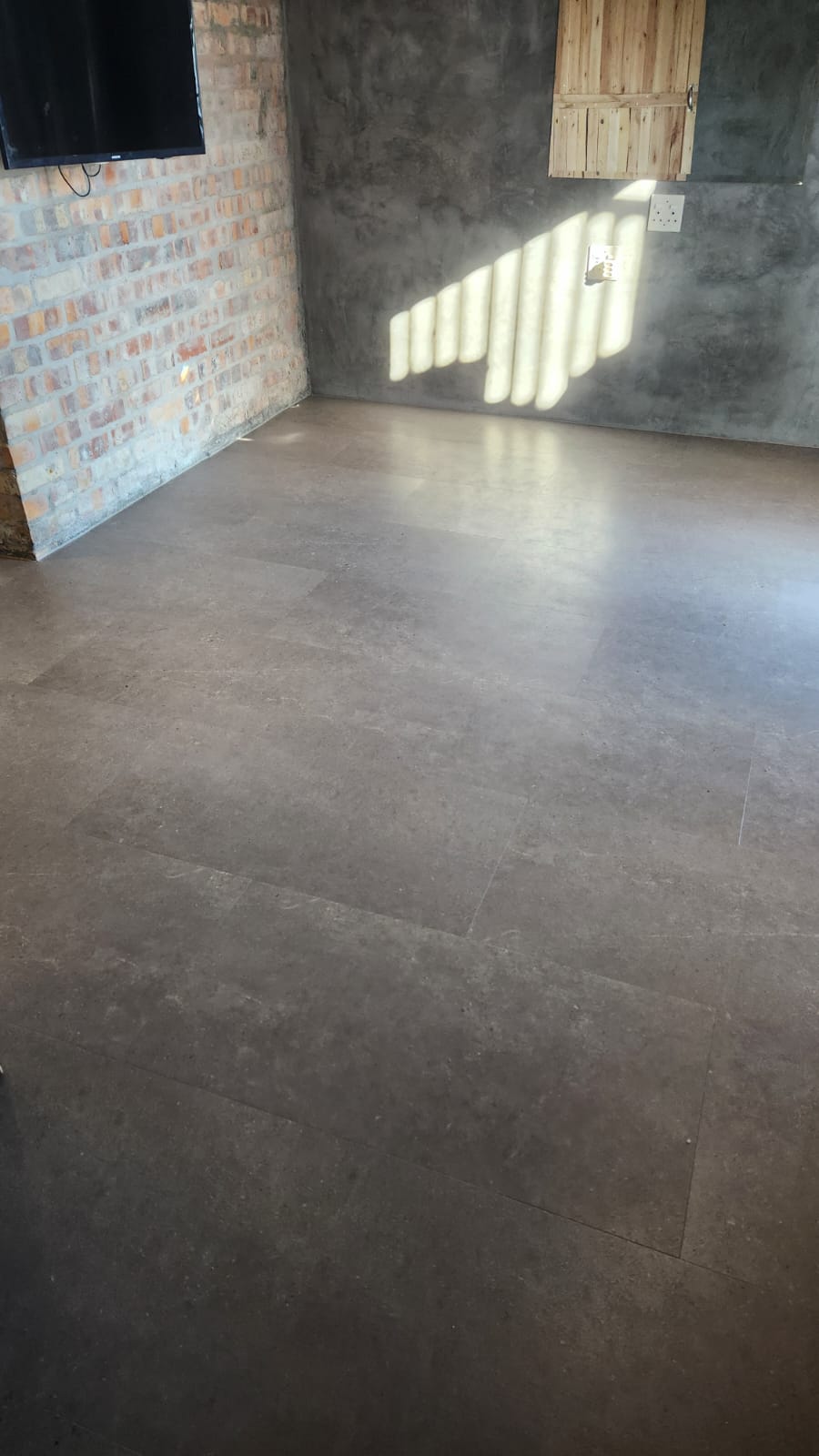 FINfloor FINcrete Smoke